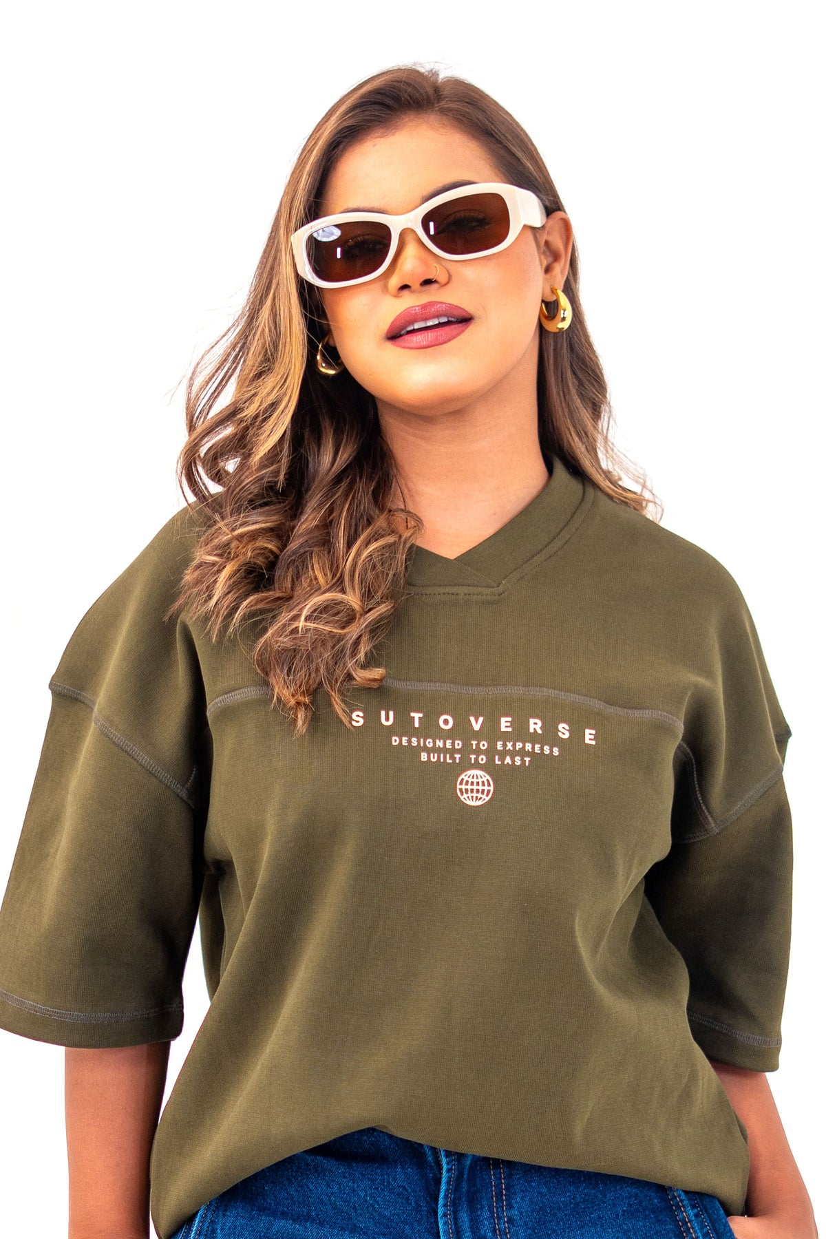 Olive oversized tee boxy fit - front view tee-focused with sunglasses